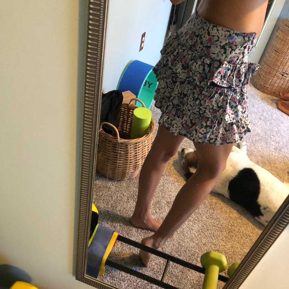 Floral Ruffle Mini Skirt - Picture 2 of 3